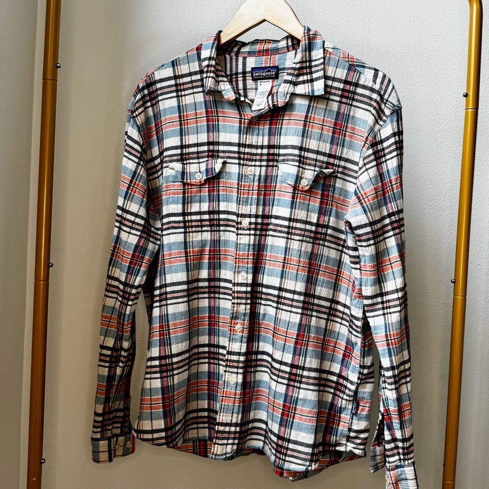 Patagonia Organic Cotton Plaid Button-Down Shirt (Men’s L) 🌿👔